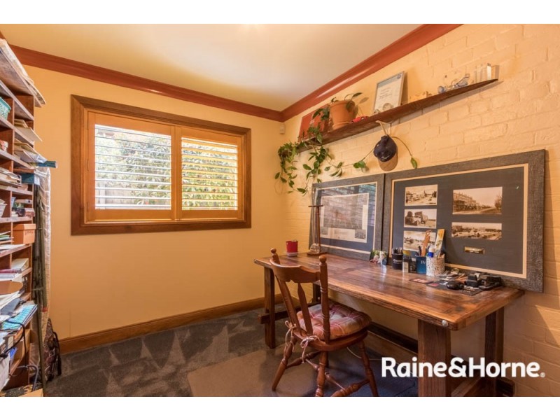 240 Rocket Street, Bathurst NSW 2795