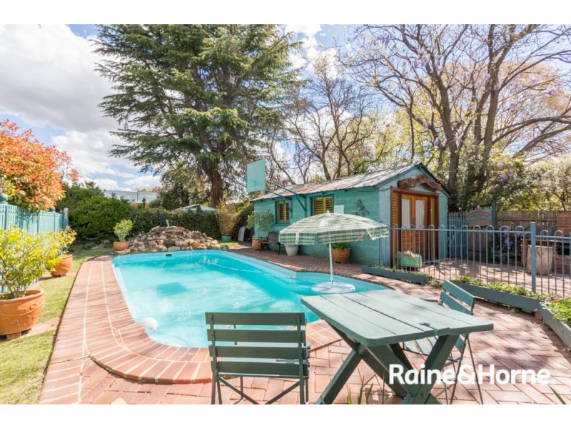 240 Rocket Street, Bathurst NSW 2795