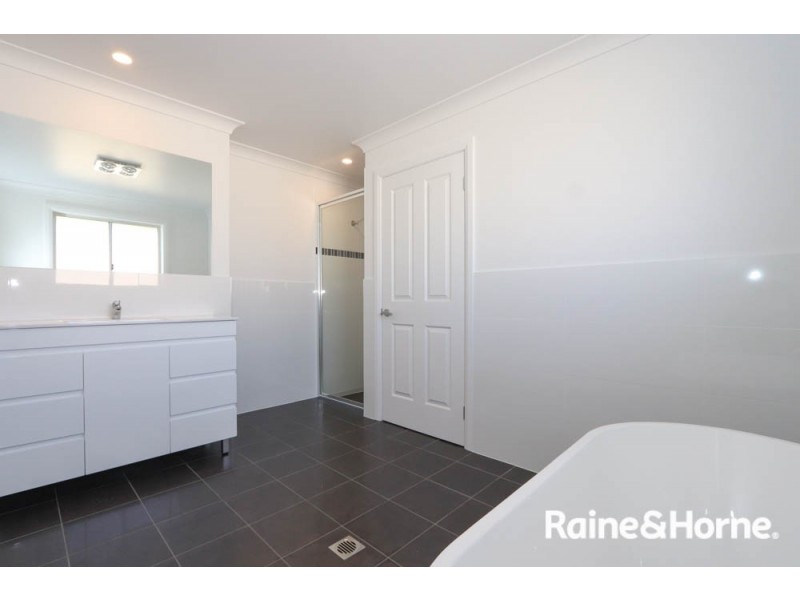 20 Keystone Rise, Kelso NSW 2795