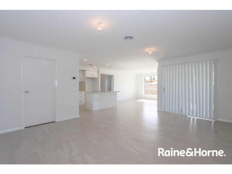 16 Darling Street, Eglinton NSW 2795