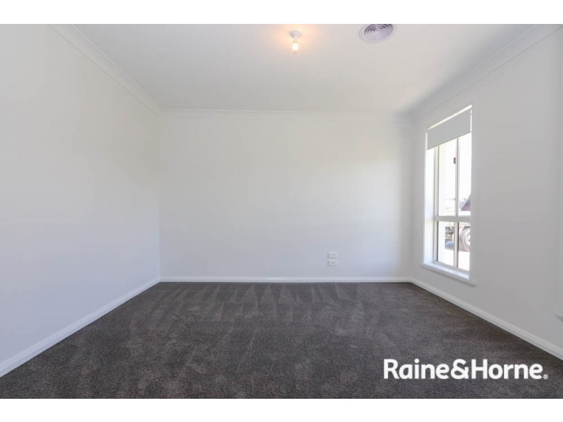 16 Darling Street, Eglinton NSW 2795