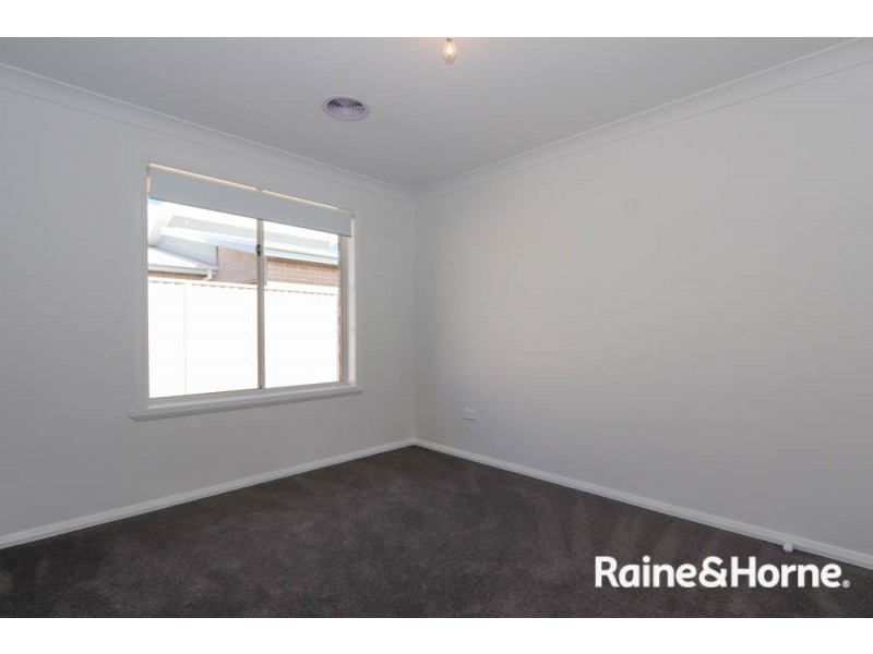 16 Darling Street, Eglinton NSW 2795