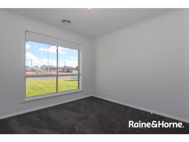 16 Darling Street, Eglinton NSW 2795
