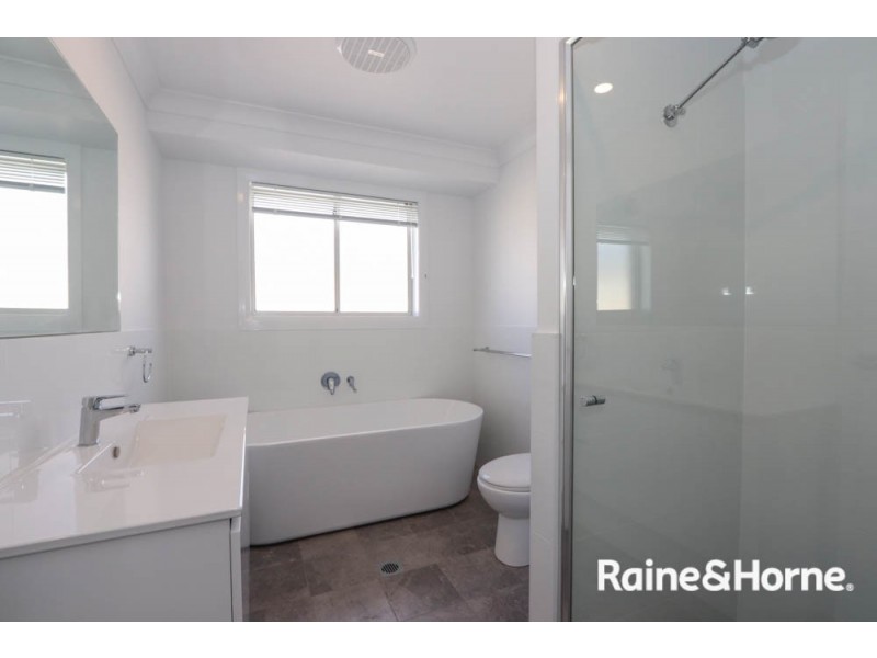 16 Darling Street, Eglinton NSW 2795