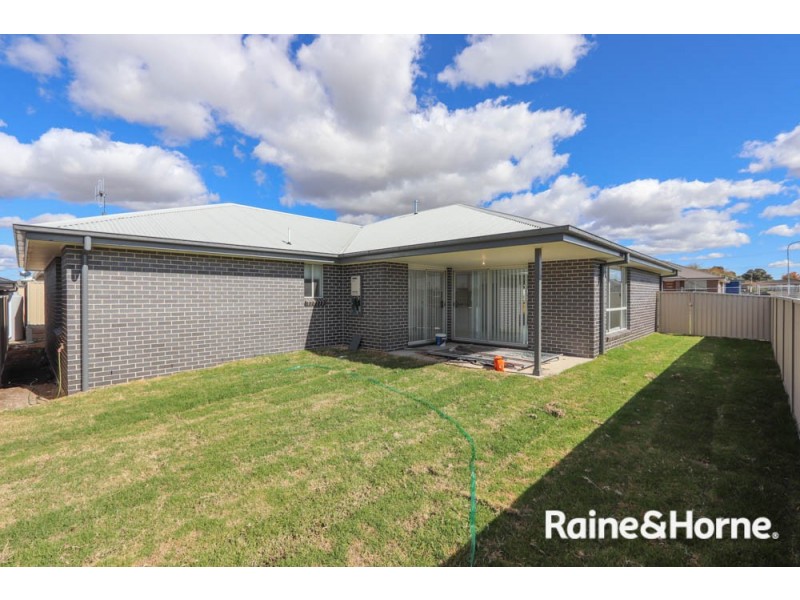 16 Darling Street, Eglinton NSW 2795