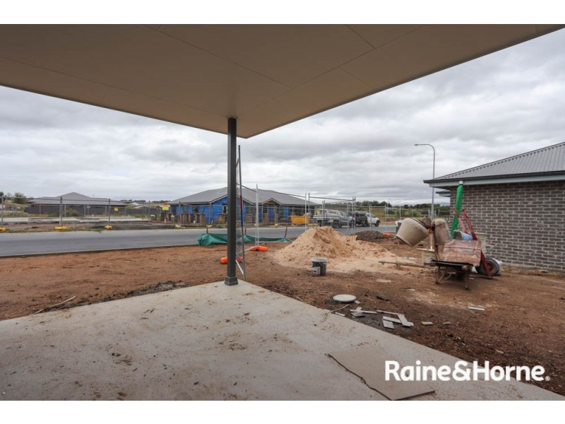 16 Darling Street, Eglinton NSW 2795