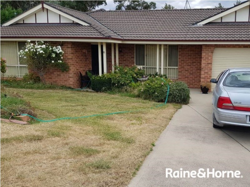 11 Glenhaven Crescent, Perthville NSW 2795