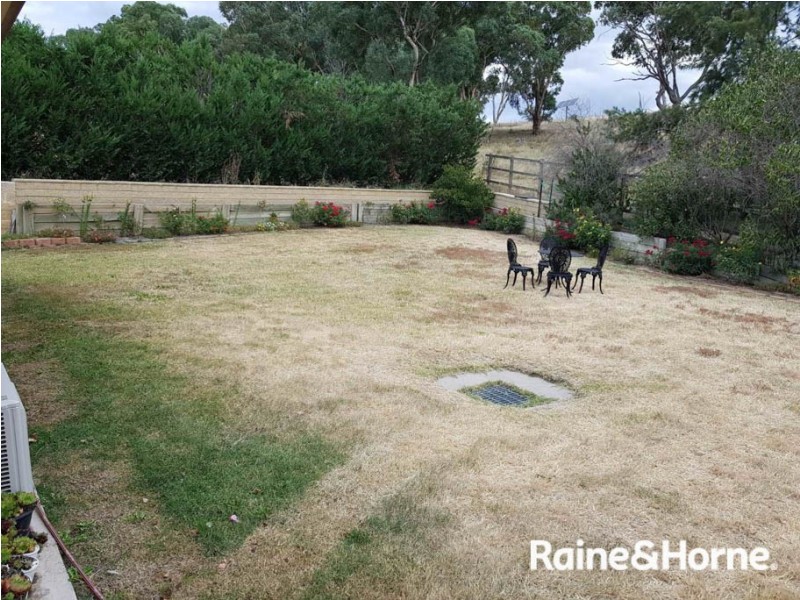 11 Glenhaven Crescent, Perthville NSW 2795