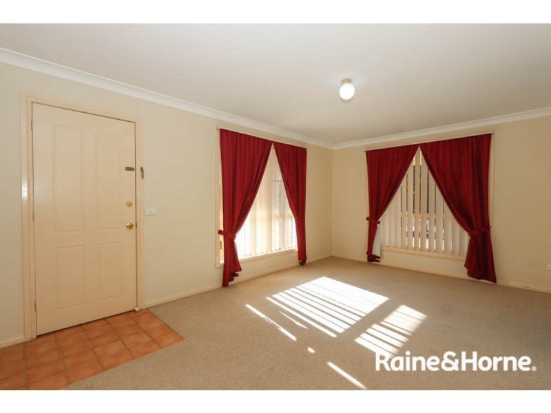 6 Ussher Crescent, Windradyne NSW 2795