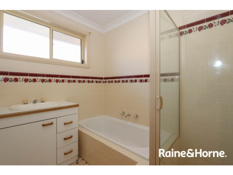 6 Ussher Crescent, Windradyne NSW 2795