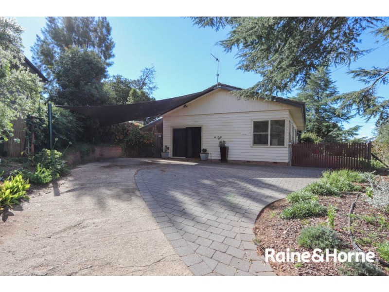 252 Durham Street, West Bathurst NSW 2795