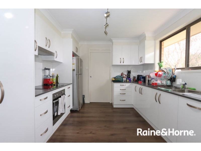 24 Camidge Close, Kelso NSW 2795