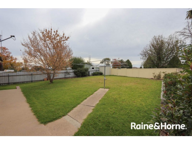 24 Camidge Close, Kelso NSW 2795