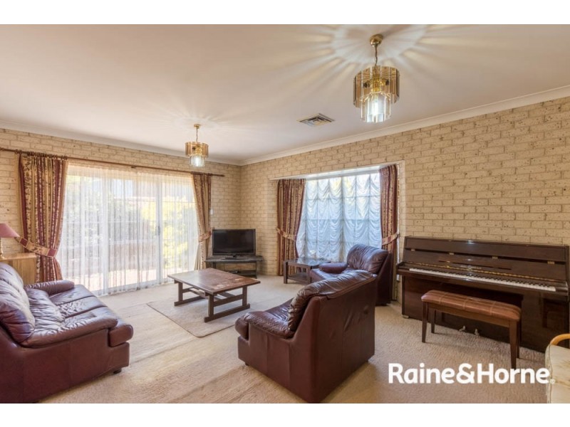 8 Sloman Court, Kelso NSW 2795