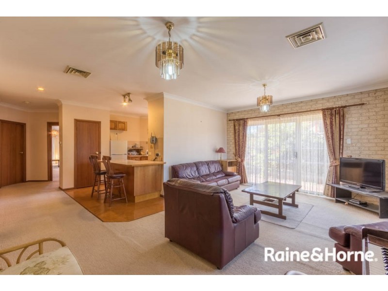 8 Sloman Court, Kelso NSW 2795