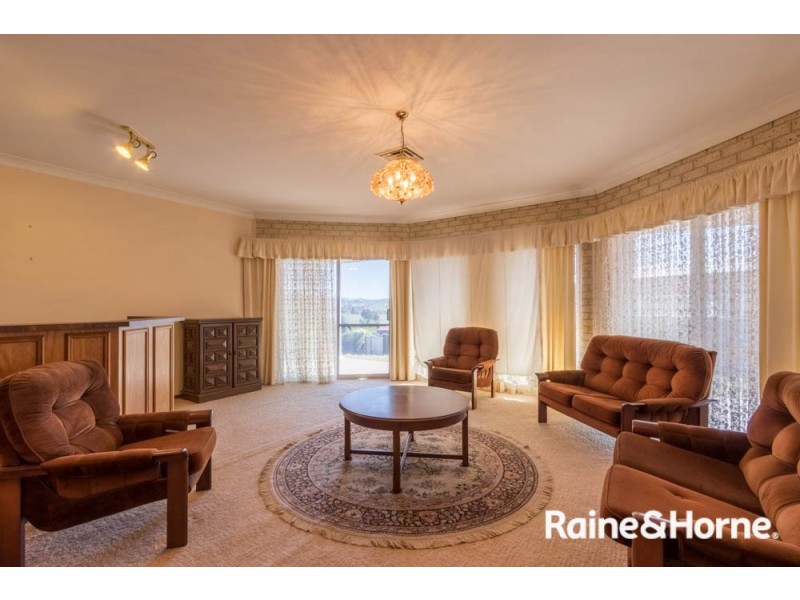 8 Sloman Court, Kelso NSW 2795