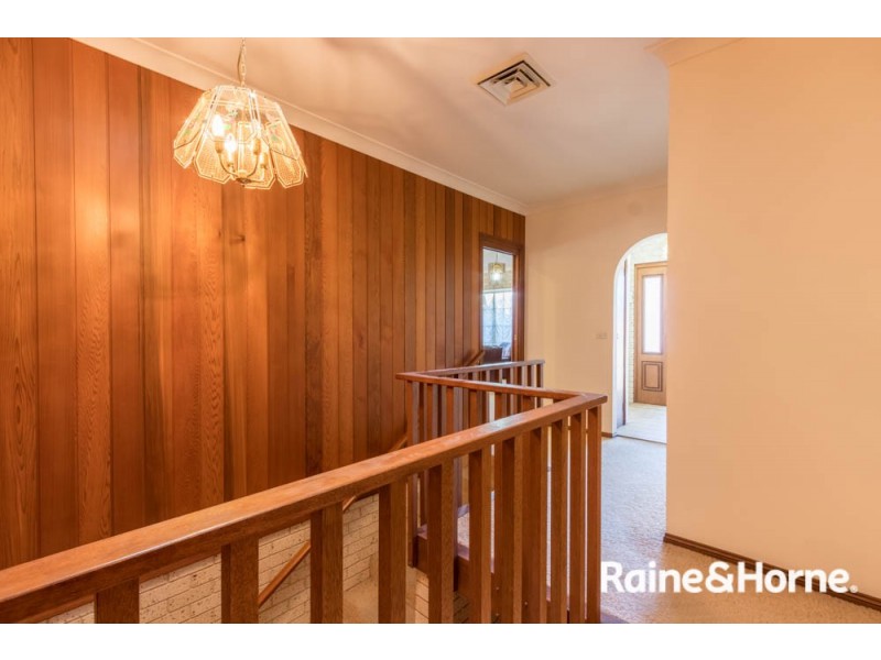 8 Sloman Court, Kelso NSW 2795