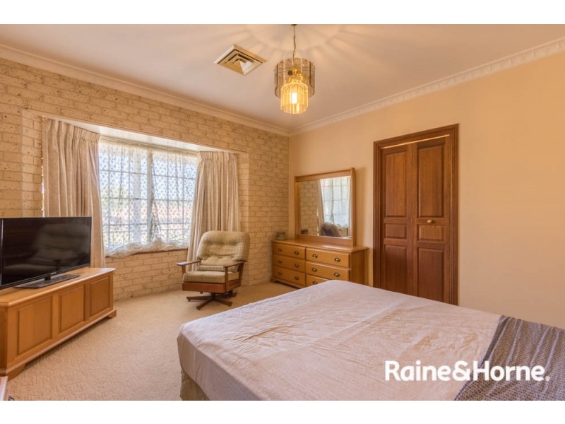 8 Sloman Court, Kelso NSW 2795