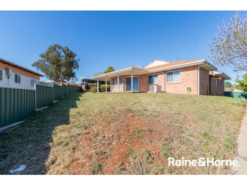 8 Sloman Court, Kelso NSW 2795