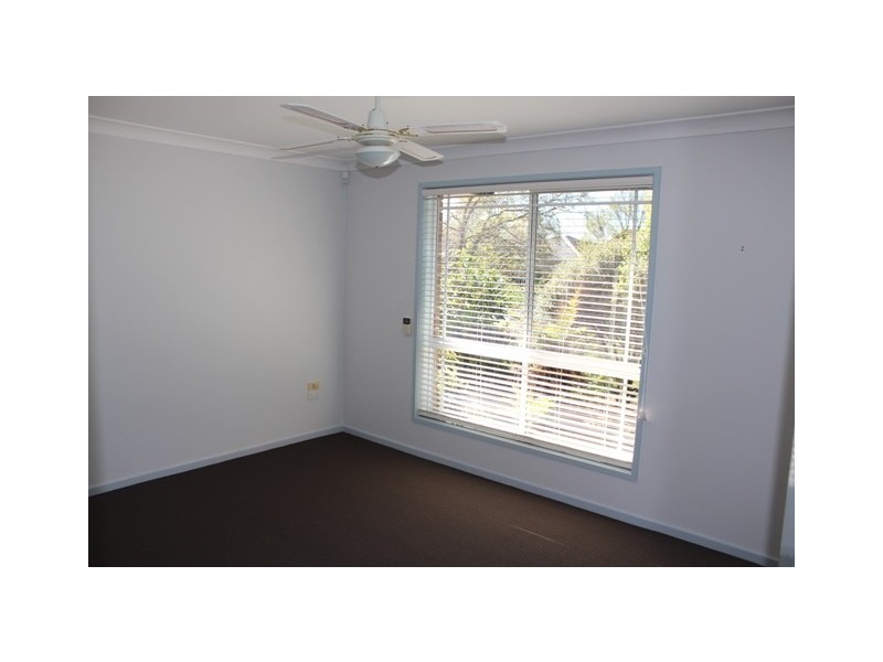 8 Abercrombie Dr, Bathurst NSW 2795