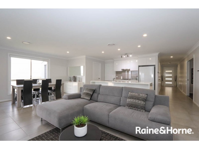 83 Graham Drive, Kelso NSW 2795