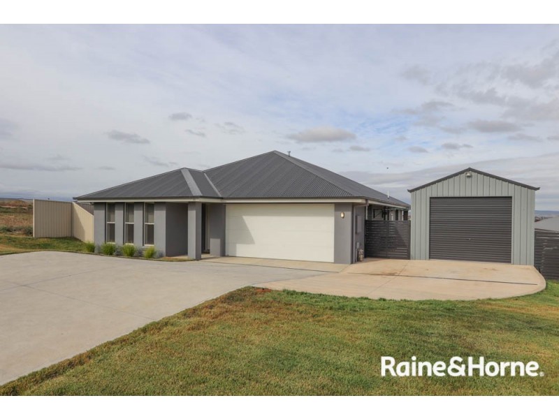 83 Graham Drive, Kelso NSW 2795