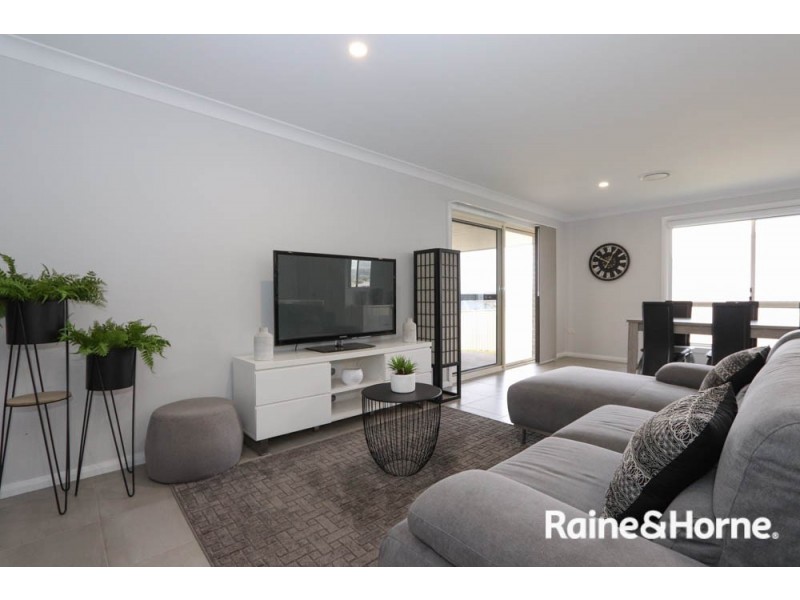 83 Graham Drive, Kelso NSW 2795