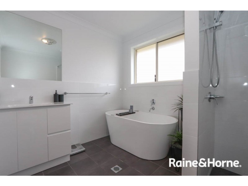 83 Graham Drive, Kelso NSW 2795