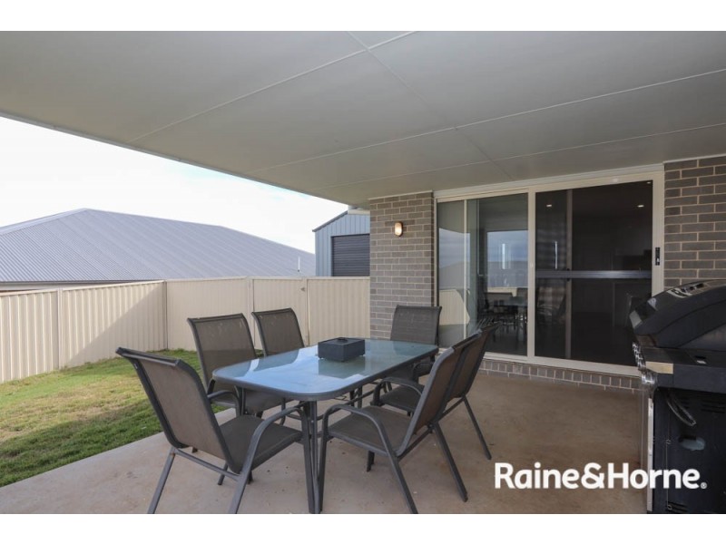 83 Graham Drive, Kelso NSW 2795