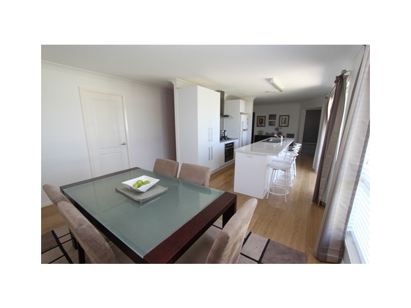 4 Vincent Cres, Bathurst NSW 2795