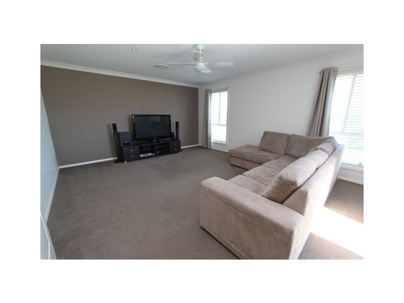 4 Vincent Cres, Bathurst NSW 2795