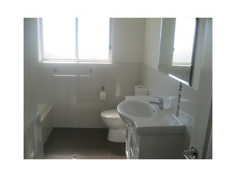 4 Vincent Cres, Bathurst NSW 2795