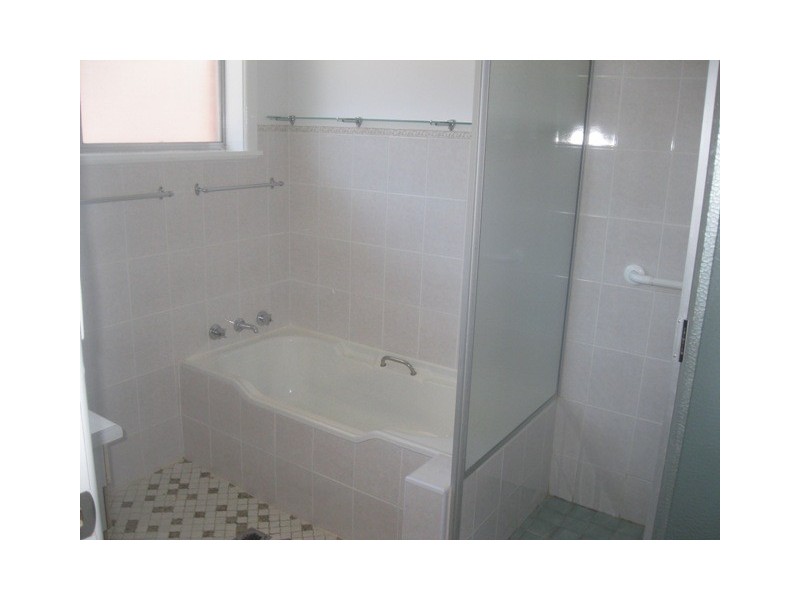 6 Miriyan Drive, Bathurst NSW 2795