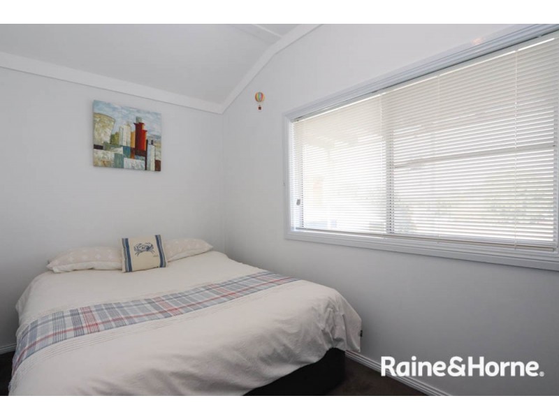 77 Bant Street, South Bathurst NSW 2795