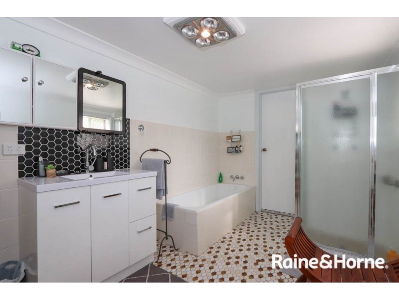 77 Bant Street, South Bathurst NSW 2795