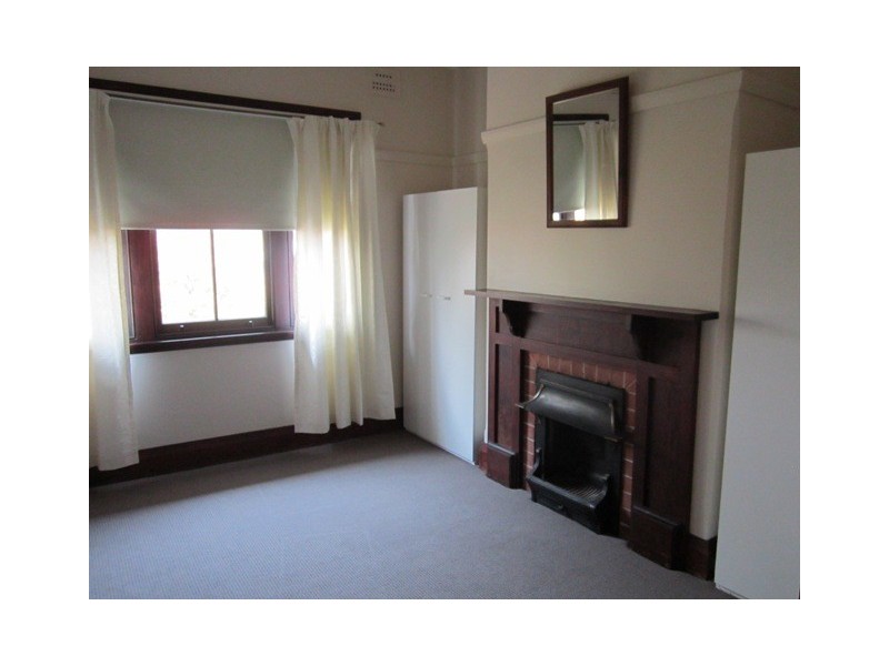 215 Stewart Street, Bathurst NSW 2795