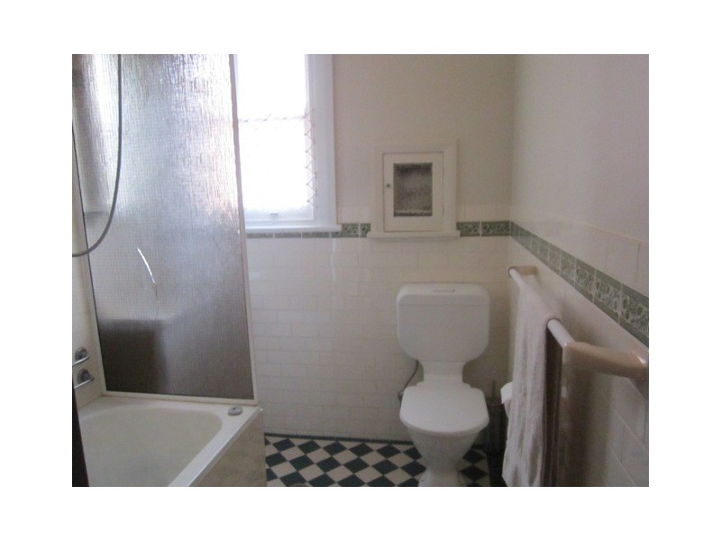 215 Stewart Street, Bathurst NSW 2795