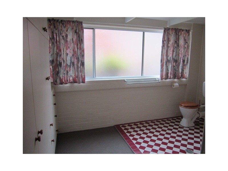 215 Stewart Street, Bathurst NSW 2795