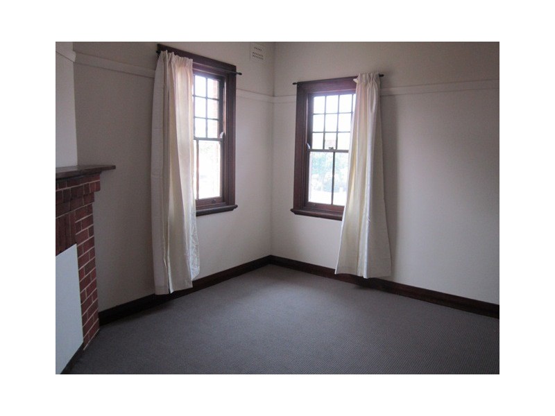 215 Stewart Street, Bathurst NSW 2795