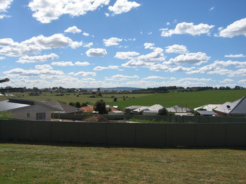 26 Sapphire Crescent, Bathurst NSW 2795