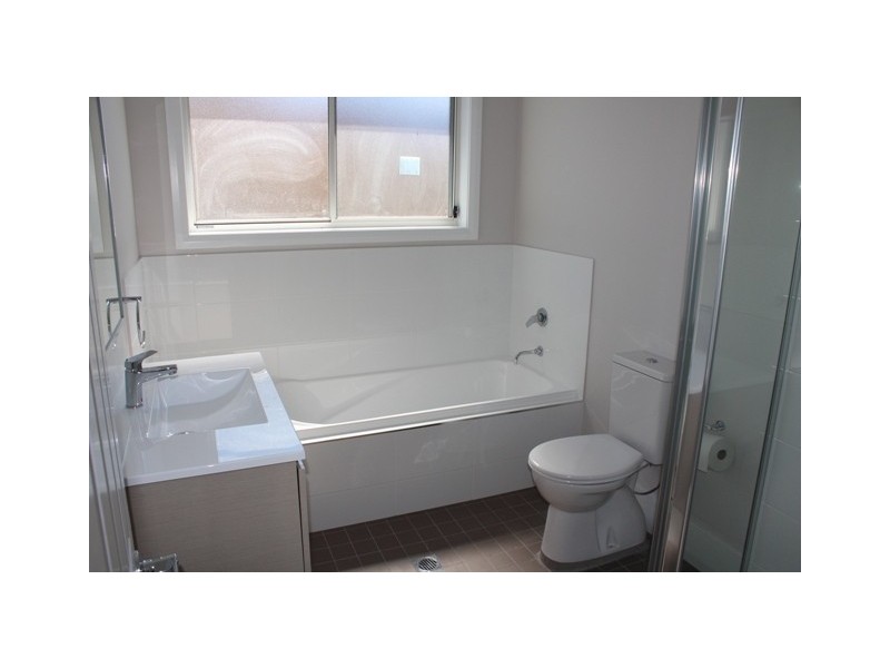 8/13 Busby St, Bathurst NSW 2795
