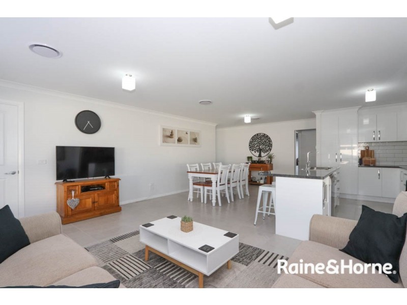 31 Lew Avenue, Eglinton NSW 2795