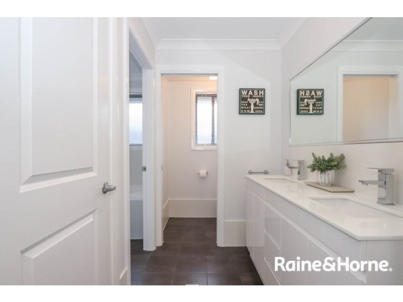 31 Lew Avenue, Eglinton NSW 2795