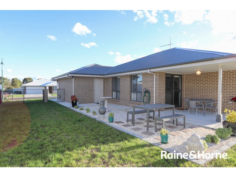 31 Lew Avenue, Eglinton NSW 2795