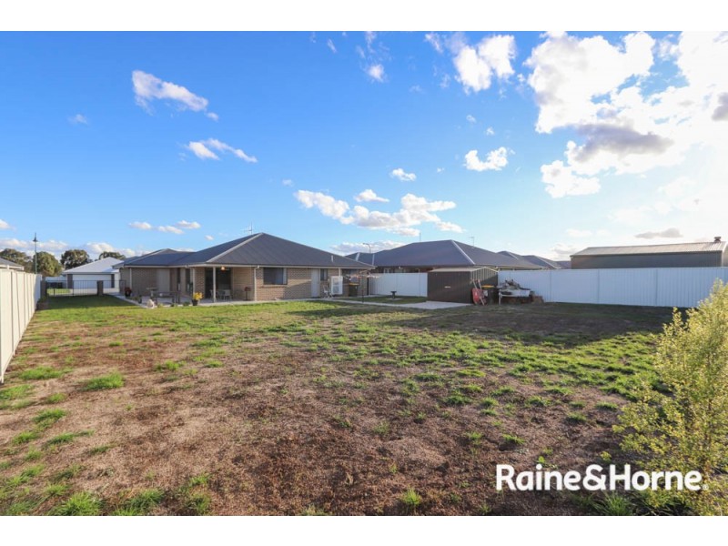 31 Lew Avenue, Eglinton NSW 2795