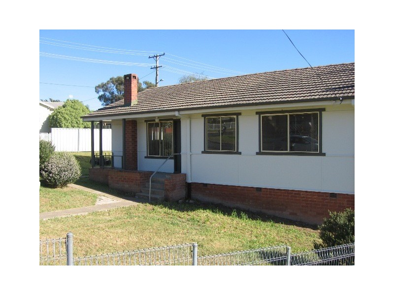 12 Monty Walk, Bathurst NSW 2795