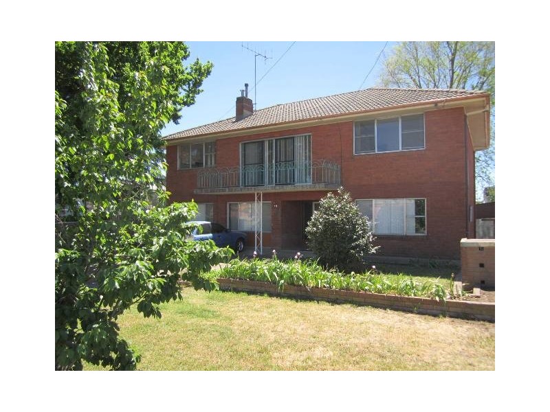 2/21 Upfold St, Bathurst NSW 2795