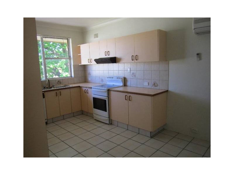 2/21 Upfold St, Bathurst NSW 2795