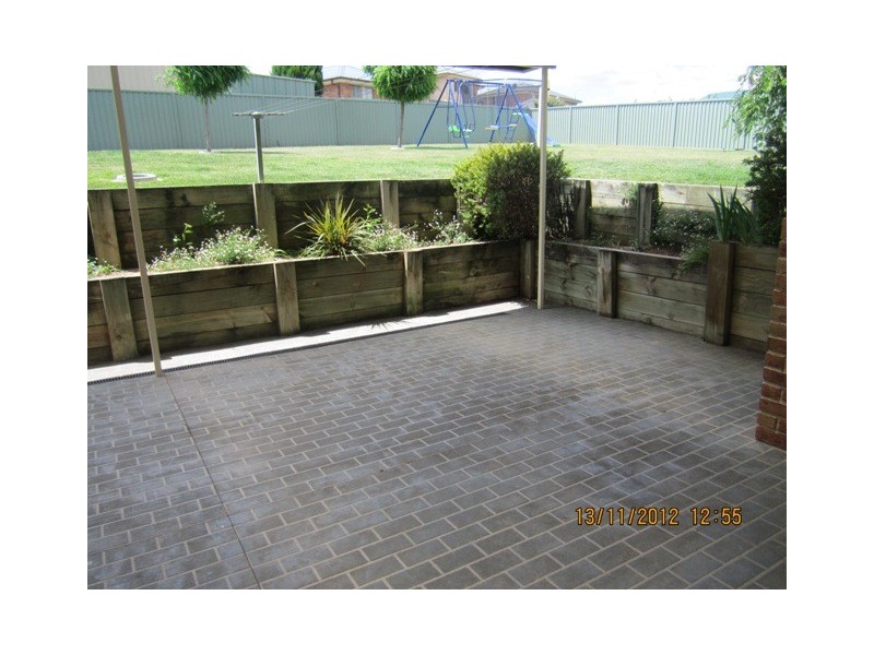 8 Nancarrow Pl, Bathurst NSW 2795