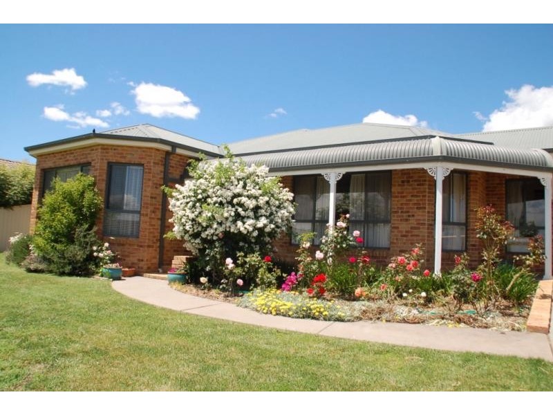 6 Georgia Place, Bathurst NSW 2795